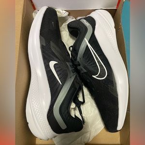 Nike Men's Quest 5 Running Shoes